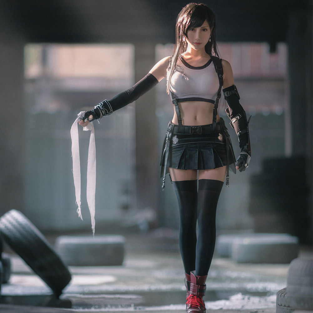 High Quality Final Fantasy 7 Tifa Lockhart 100% Cosplay Costume with Accessories