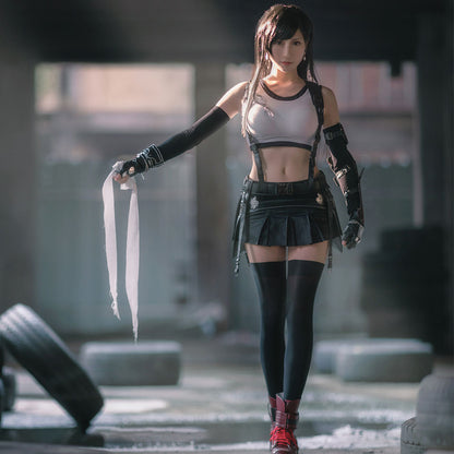 High Quality Final Fantasy 7 Tifa Lockhart 100% Cosplay Costume with Accessories