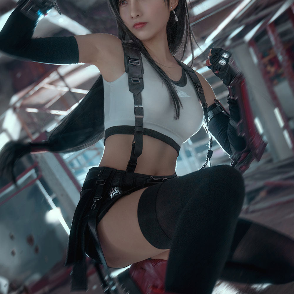 High Quality Final Fantasy 7 Tifa Lockhart 100% Cosplay Costume with Accessories