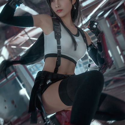 High Quality Final Fantasy 7 Tifa Lockhart 100% Cosplay Costume with Accessories